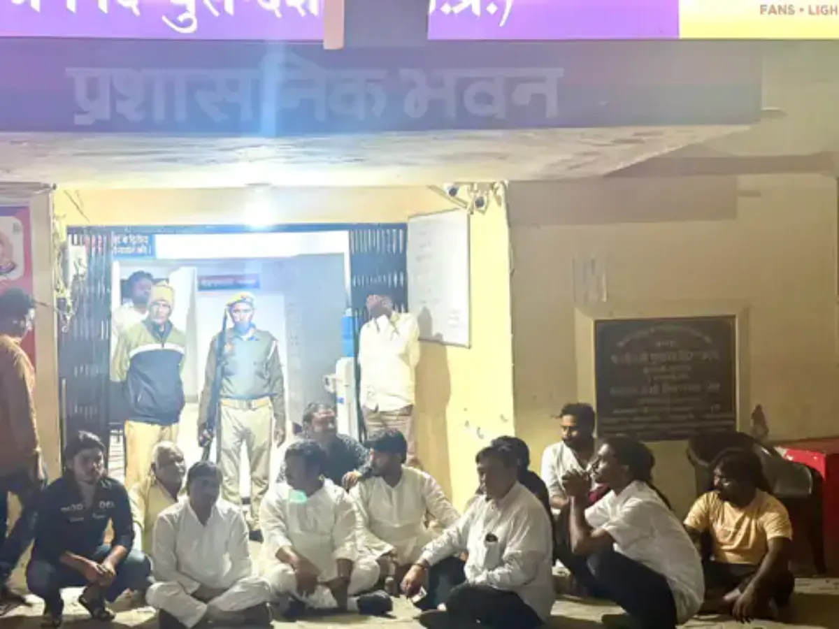 बुलंदशहर में कांग्रेस कार्यकर्ता की पिटाई पर बवाल:  थाने में जिलाध्यक्ष का जोरदार धरना, पुलिस ने मांगी माफी