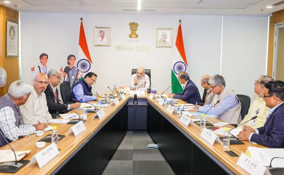 देश की पहली डिजिटल जनगणना का आगाज़, अमित शाह ने लॉन्च किए 'प्रगति' और 'विकास' शुभंकर