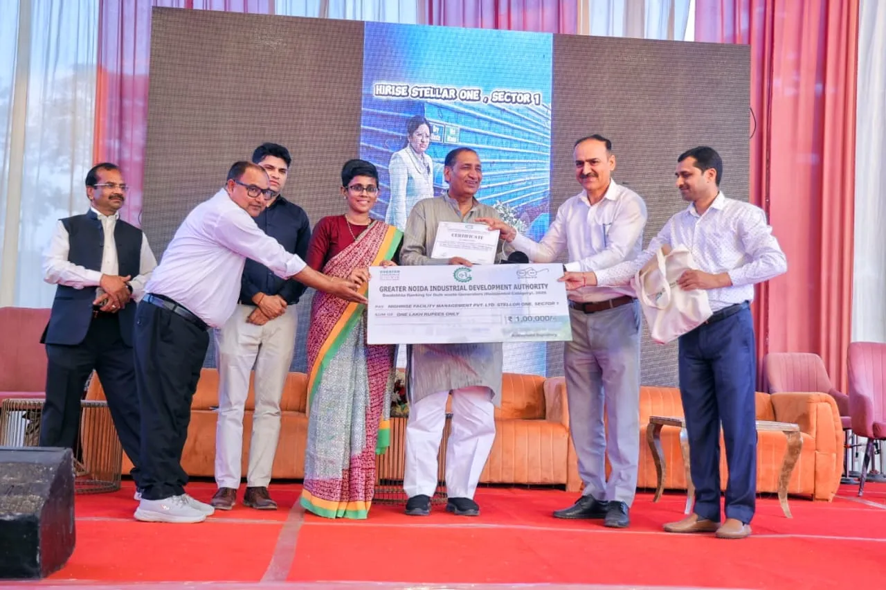 ग्रेटर नोएडा : पुष्प प्रदर्शनी में स्वच्छता रैकिंग प्रतिभागियों को किया सम्मानित, स्टेलर वन सोसाइटी बना अव्वल 