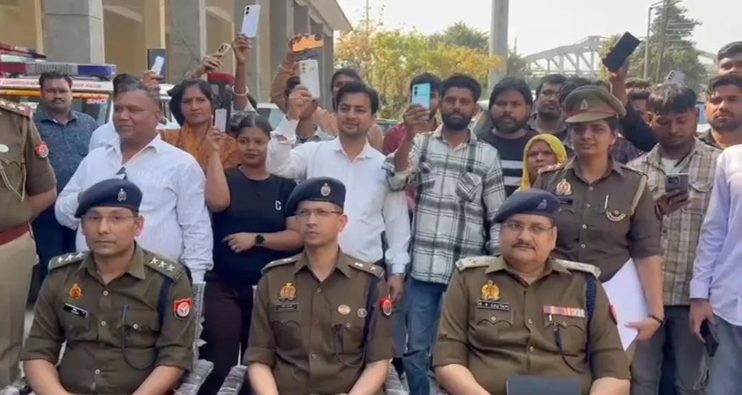 नोएडा में गायब हुए मोबाइल फोन पाकर 111लोगों के चेहरे पर आई मुस्कान 