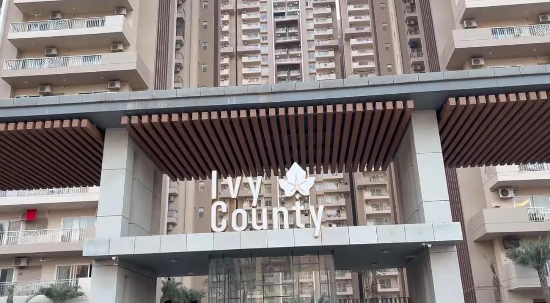 नोएडा की सोसाइटी में 'खूनी होली', युवक की गोली मारकर हत्या