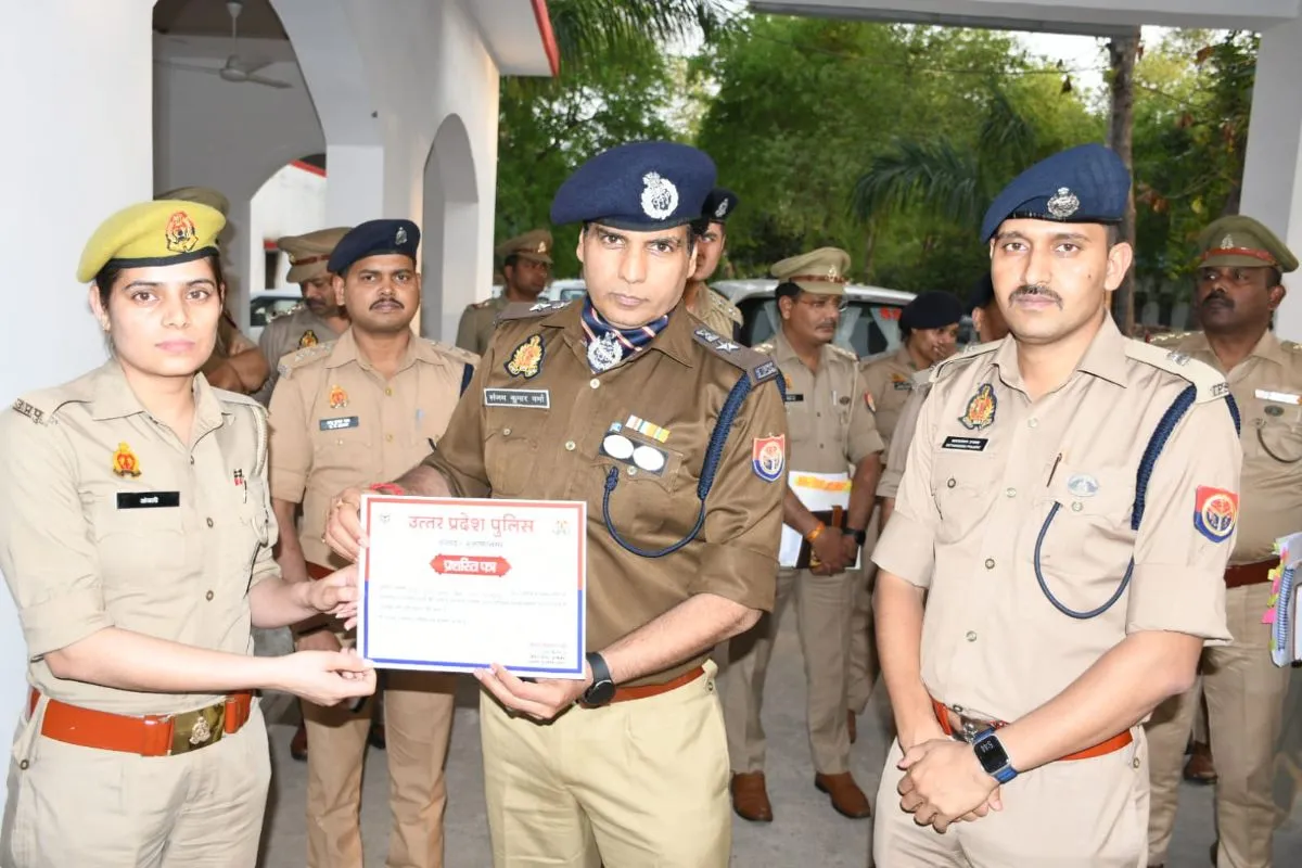 मुजफ्फरनगर: SSP संजय कुमार वर्मा का सख्त संदेश; 'भ्रष्टाचार और अपराध पर जीरो टॉलरेंस', उत्कृष्ट कार्य करने वाले पुलिसकर्मी सम्मानित