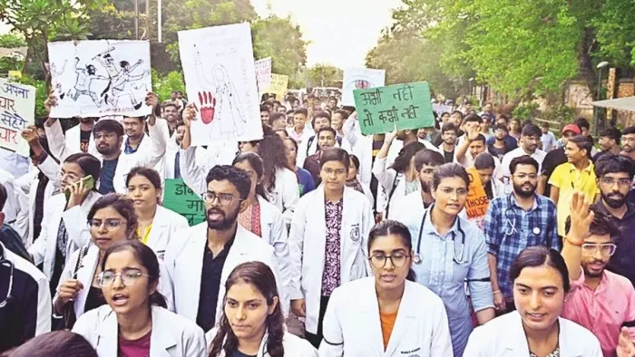 मध्य प्रदेश में जूनियर डॉक्टरों की बड़ी हड़ताल 8 हजार डॉक्टरों ने रोका काम अस्पतालों की सेवाएं प्रभावित