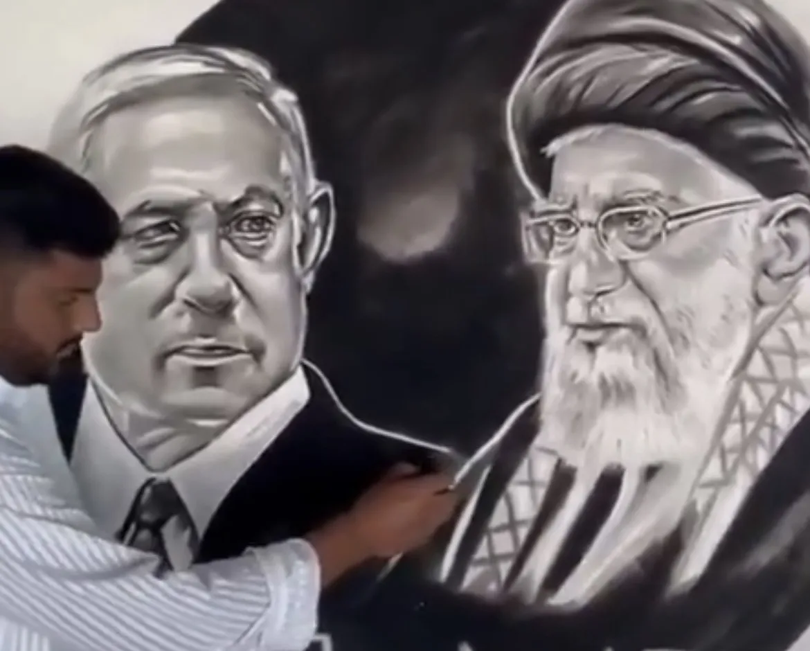 अमरोहा: चित्रकार जुहैब खान ने कला के माध्यम से दी  अली खामेनेई को श्रद्धांजलि, शांति का दिया संदेश