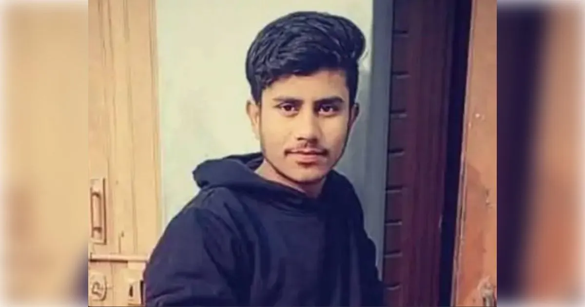 संभल में खुशियों की होली मातम में बदली, पोल से टकराई बाइक, 15 दिन पहले पिता बने युवक की मौत