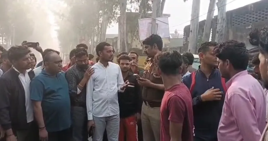 अमरोहा में जंगल में गोवंश के अवशेष मिलने से हड़कंप, ग्रामीणों में आक्रोश