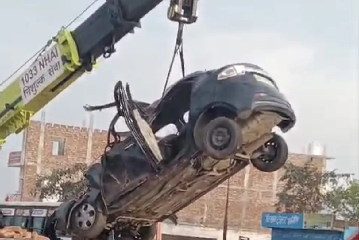 मुरादाबाद में भीषण सड़क हादसा, कार सवार तीन युवकों की मौत, एक गंभीर घायल