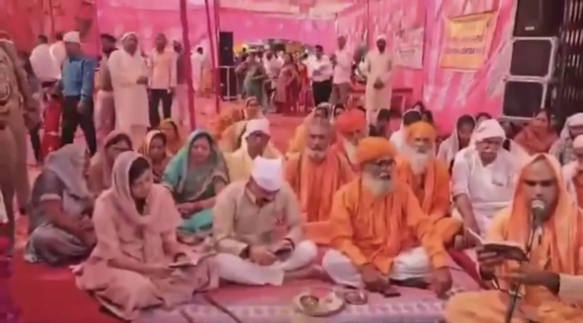 गुरु जमेश्वर धाम पहुंचे आईपीएस केके बिश्नोई और अंशिका वर्मा, विवाह से पहले लिया आशीर्वाद