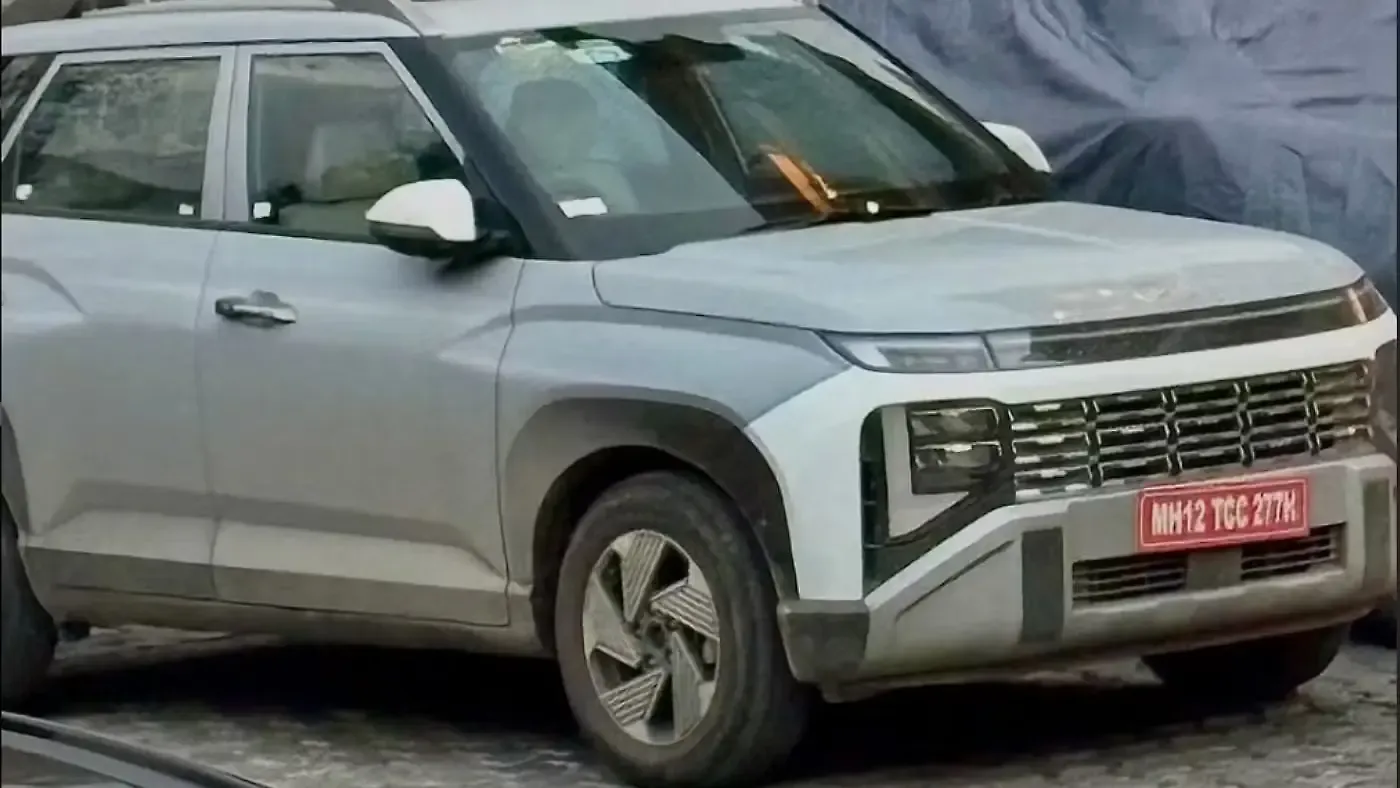 हुंडई की आने वाली नई इलेक्ट्रिक एसयूवी टेस्टिंग के दौरान दिखी, लॉन्च से पहले फीचर्स ने बढ़ाई हलचल