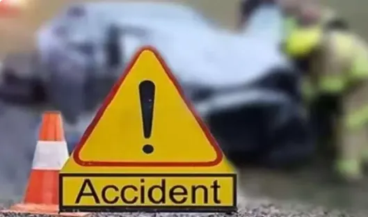 गौतमबुद्व नगर में हुए सड़क हादसों में महिला समेत 10 लोगों की मौत, पिता-पुत्री समेत कई घायल