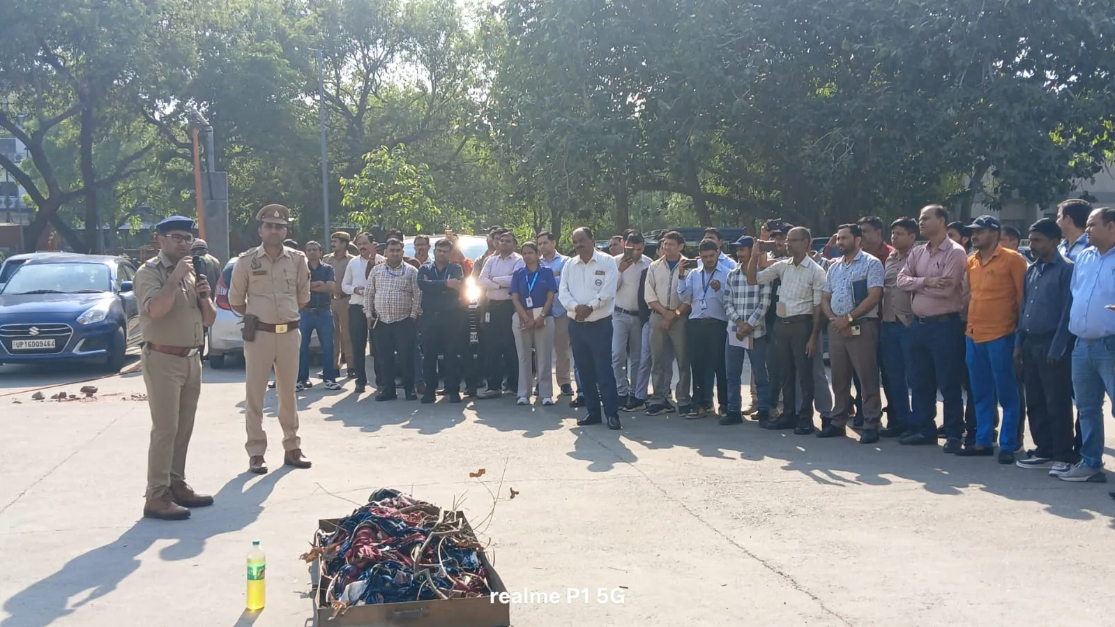 नोएडा में अग्निशमन विभाग ने उद्यमियों को आग बुझाने का दिया प्रशिक्षण