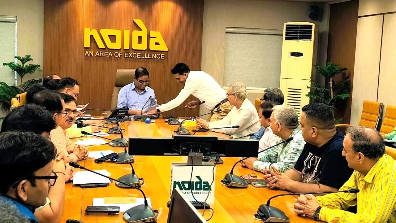 नोएडा प्राधिकरण ने 24 वर्ष पूर्व उद्यमियों को आवंटित किया पशुचर भूमि, एनईए ने सीईओ से की शिकायत