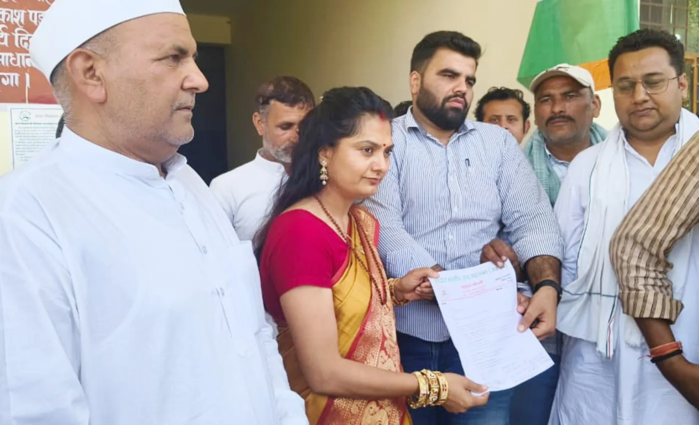 शामली: अखिल भारतीय जाट महासभा ने गैस सिलेंडर और डीएपी की कमी पर मुख्यमंत्री को सौंपा ज्ञापन