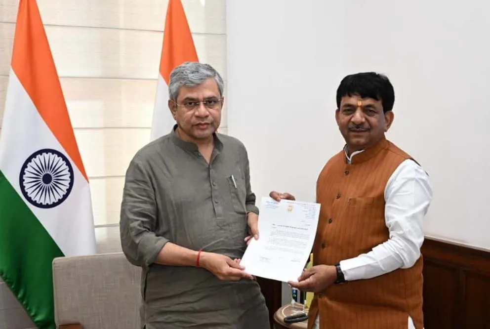 पश्चिमी यूपी: रेल सेवाओं के विस्तार के लिए मंत्री कपिल देव की हुंकार, रेल मंत्री अश्विनी वैष्णव से की बड़ी मांगें