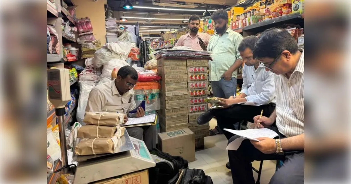 मुजफ्फरनगर के चरथावल में मिलावटखोरों पर एक्शन:खाद्य विभाग की ताबड़तोड़ छापेमारी