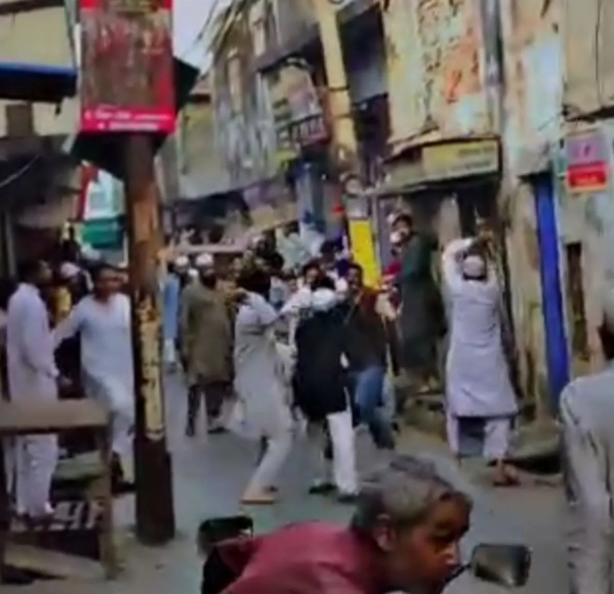 मुजफ्फरनगर में नमाज के लिए मस्जिद जा रहे पिता-पुत्र पर हमला और मेले में युवकों की पिटाई, मारपीट की दो घटनाओं से सनसनी