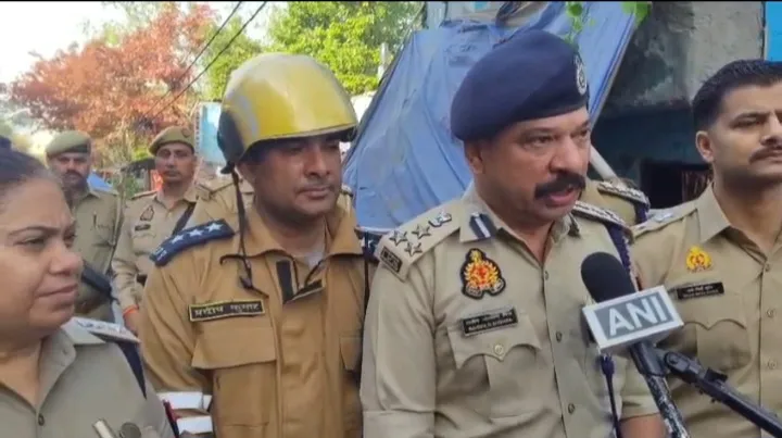 नोएडा : फैक्ट्री में भीषण आग, 32 लोग अस्पताल में भर्ती; 250 के करीब लोग नाइट शिफ्ट में कर रहे थे काम