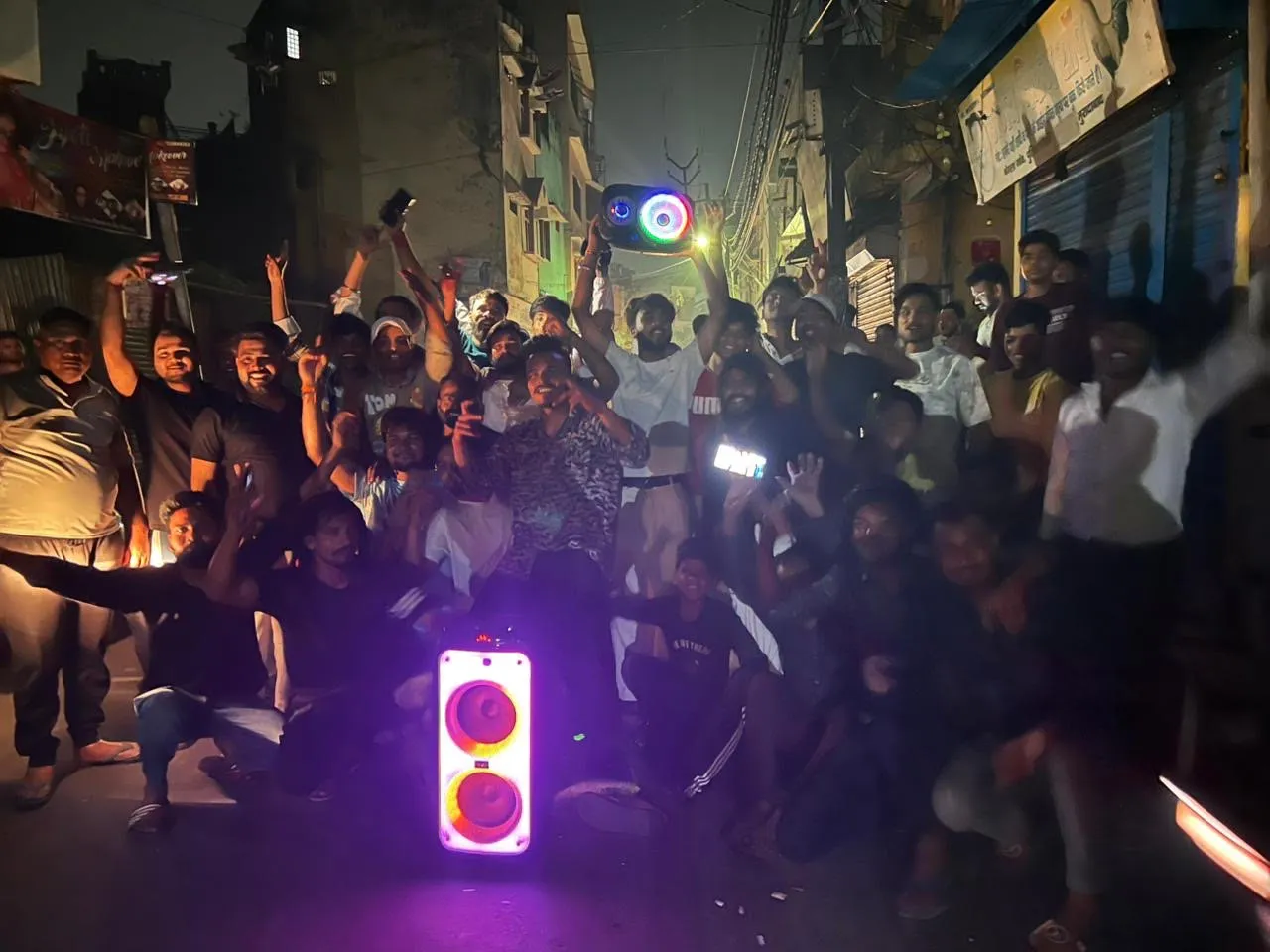 भारत ने जीता टी-20 विश्व कप, मुरादाबाद में सड़कों पर उतरे लोग, जमकर मनाया जश्न