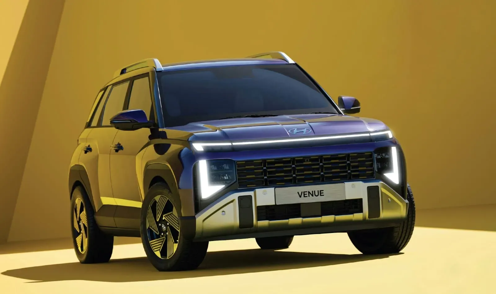 Hyundai Venue ने भारत में रचा इतिहास 1 लाख बुकिंग का बड़ा रिकॉर्ड कंपनी ने लॉन्च किया नया HX8 डीजल ऑटोमैटिक मॉडल