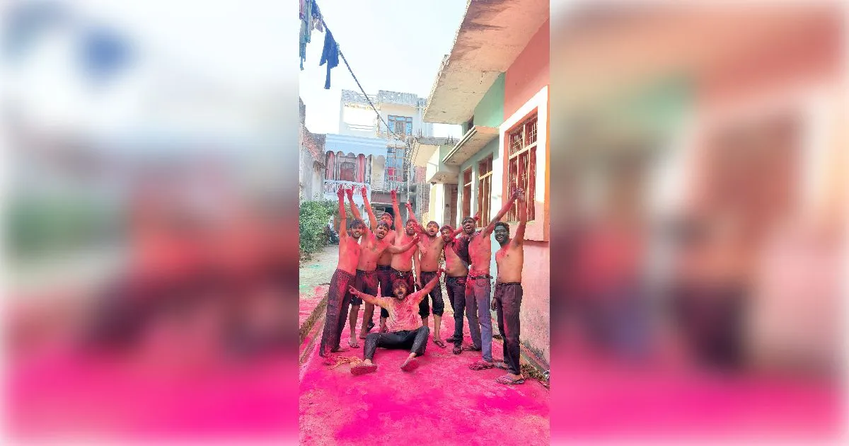 मुजफ्फरनगर के मीरापुर में उल्लास के साथ मना रंगों का पर्व, रामराज में चोरों ने बीयर शॉप से पार की हजारों की शराब