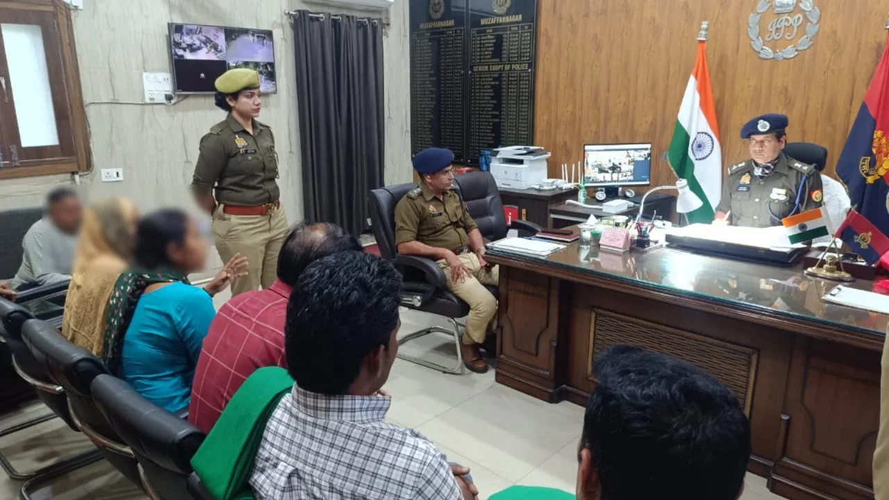 मुजफ्फरनगर: वरिष्ठ पुलिस अधीक्षक ने की जनसुनवाई, महिला अपराधों पर 'क्विक रिस्पॉन्स टीम' को किया रवाना