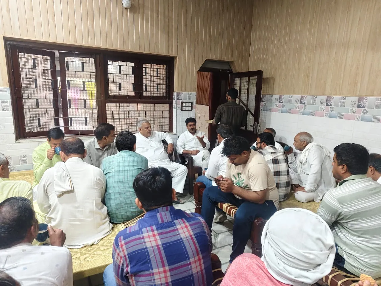 नसीरपुर प्रकरण: सांसद हरेंद्र मलिक पहुंचे दोनों परिवारों के बीच, भाईचारा बनाए रखने की अपील