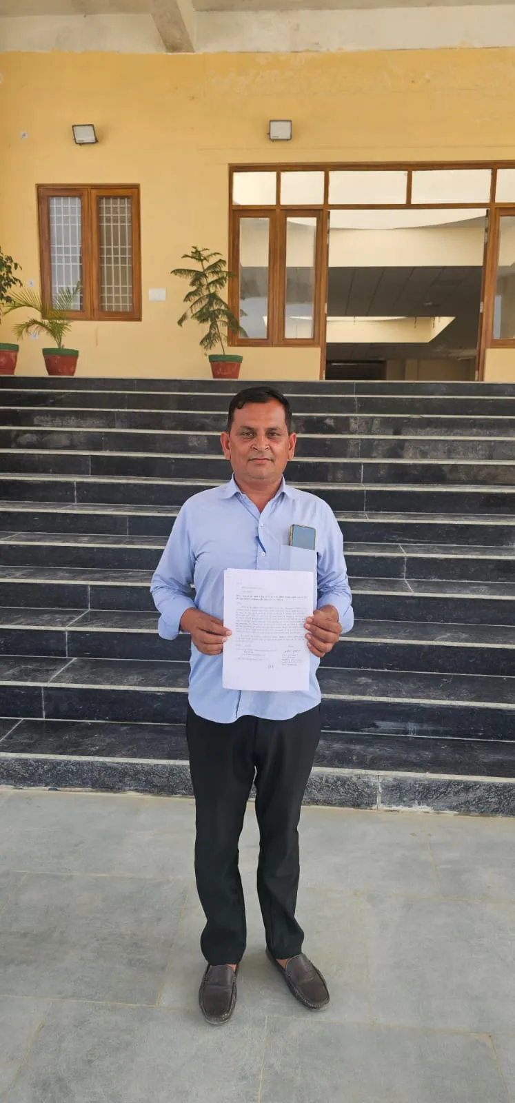 ईट भट्टे के लिए हुई मिट्टी खनन की परमिशन की आड़ में अवैध  मिट्टी खनन करने का आरोप, डीएम से की शिकायत 