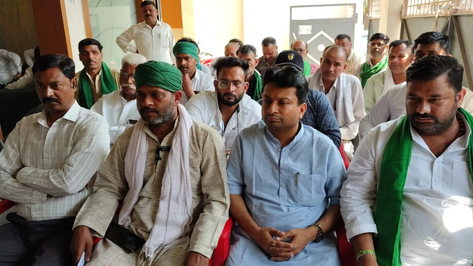 जनप्रतिनिधि और प्रशासन मिलकर दबा रहे जनता की आवाज, जेल का डर दिखाना संभव नहीं: विजय राघव