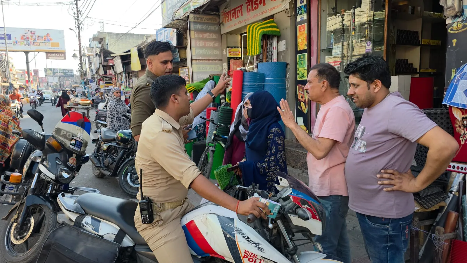 मुजफ्फरनगर: ईद की खरीदारी के बीच झपटमारों का तांडव, एक घंटे में दो महिलाओं से लूट