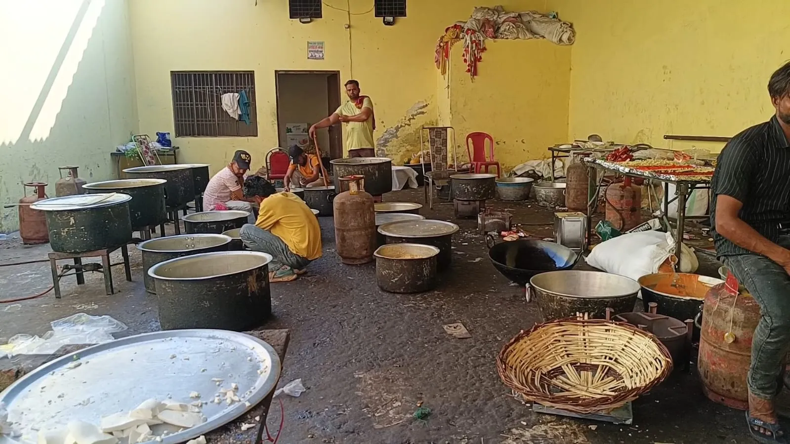 ईरान अमेरिका युद्ध की तपिश अब शादी वाले घरों तक पहुंची, कमर्शियल गैस की किल्लत से मंडपों में संकट