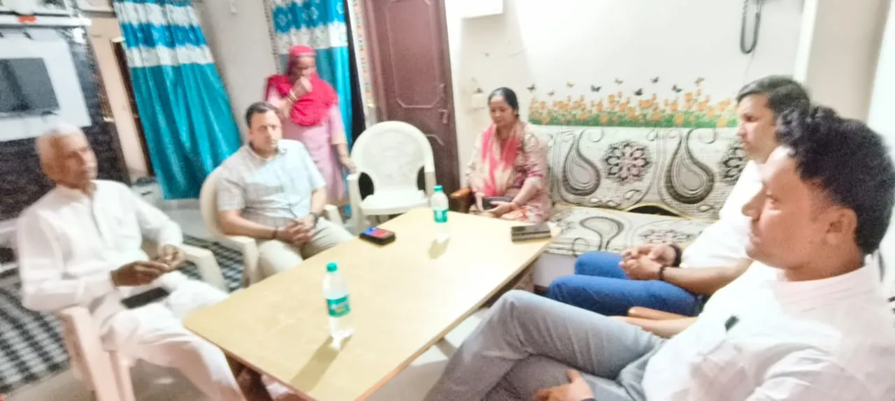 गाजियाबाद: इच्छा मृत्यु की अनुमति के बाद हरीश राणा के घर पहुंचे प्रशासनिक अधिकारी, मुख्यमंत्री के निर्देश पर मिली बड़ी राहत