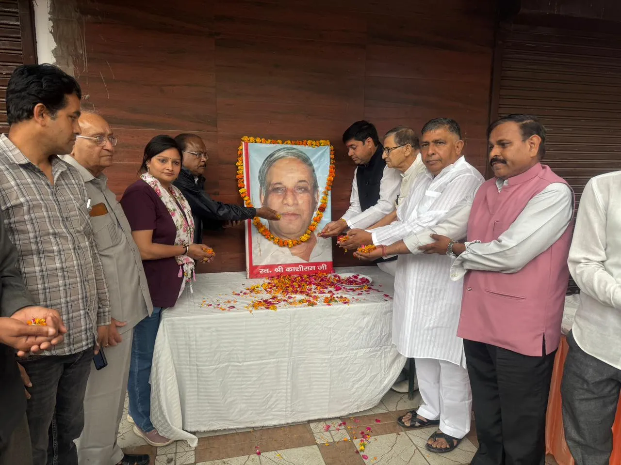 मेरठ: कांग्रेस चिकित्सा प्रकोष्ठ ने नि:शुल्क चिकित्सा शिविर लगाकर मनाई कांशीराम की जयंती