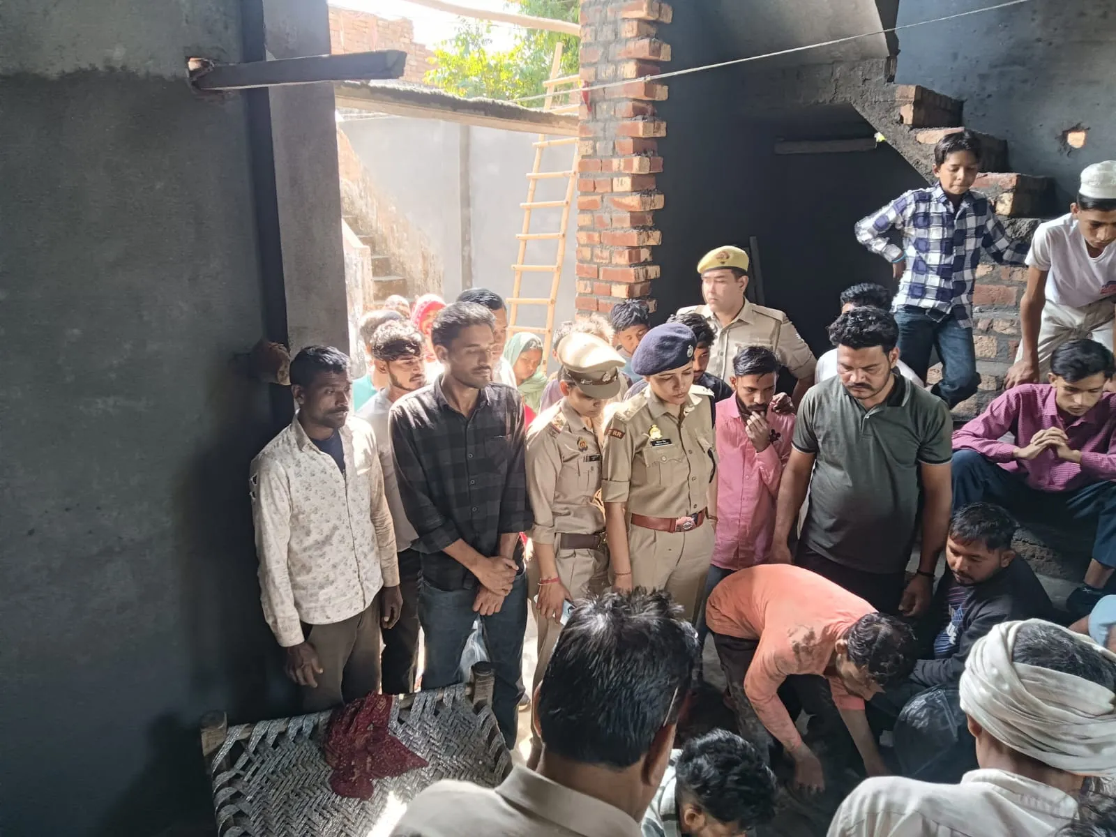 सहारनपुर: मकान की छत पर निर्माण कार्य देखते समय हाईटेंशन लाइन की चपेट में आया व्यक्ति, मौके पर मौत