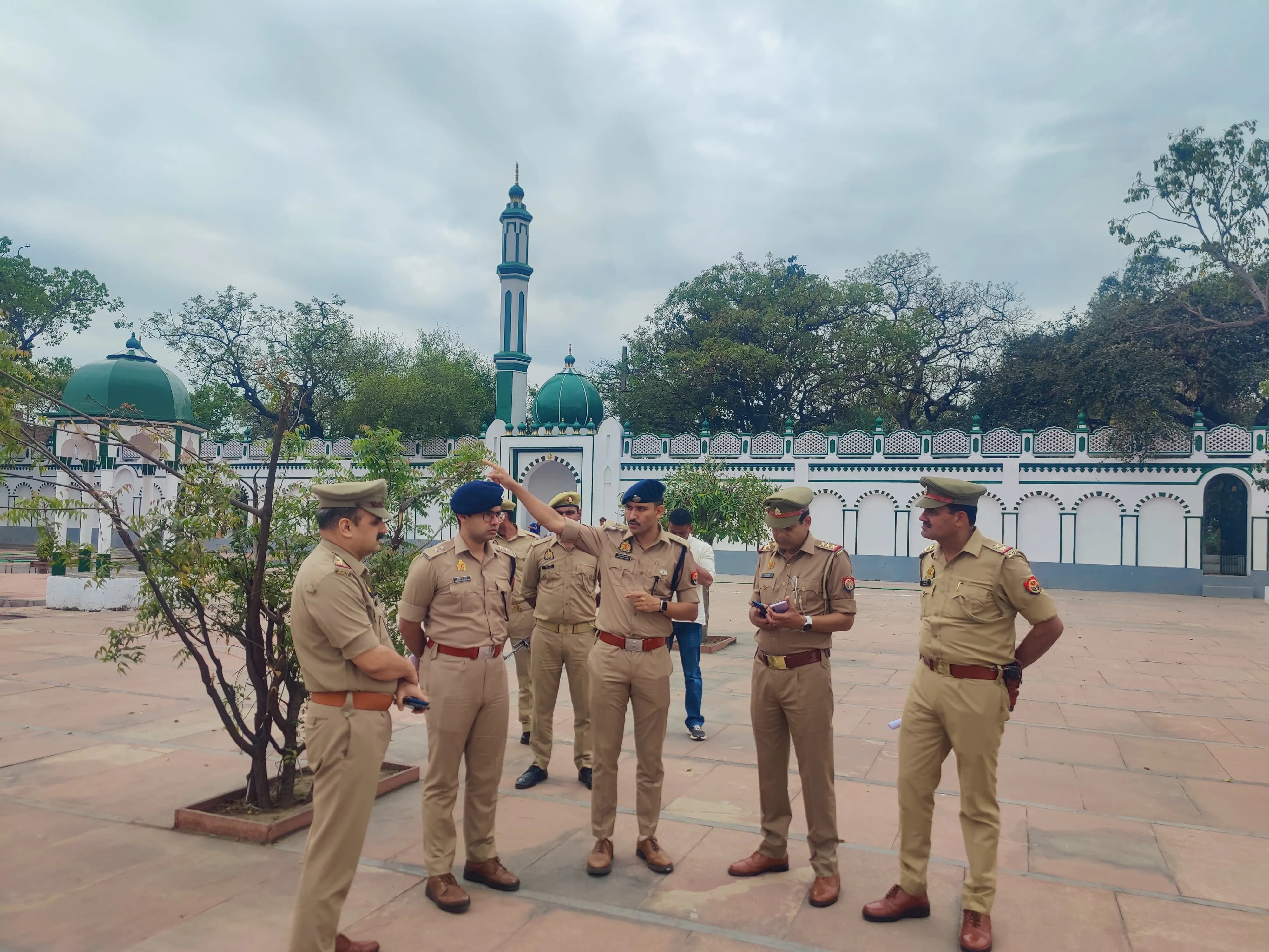 मुजफ्फरनगर का अभेद्य किला: 9 जोन और 21 सेक्टर में बंटा जनपद, त्योहारों से पहले सड़कों पर उतरी खाकी