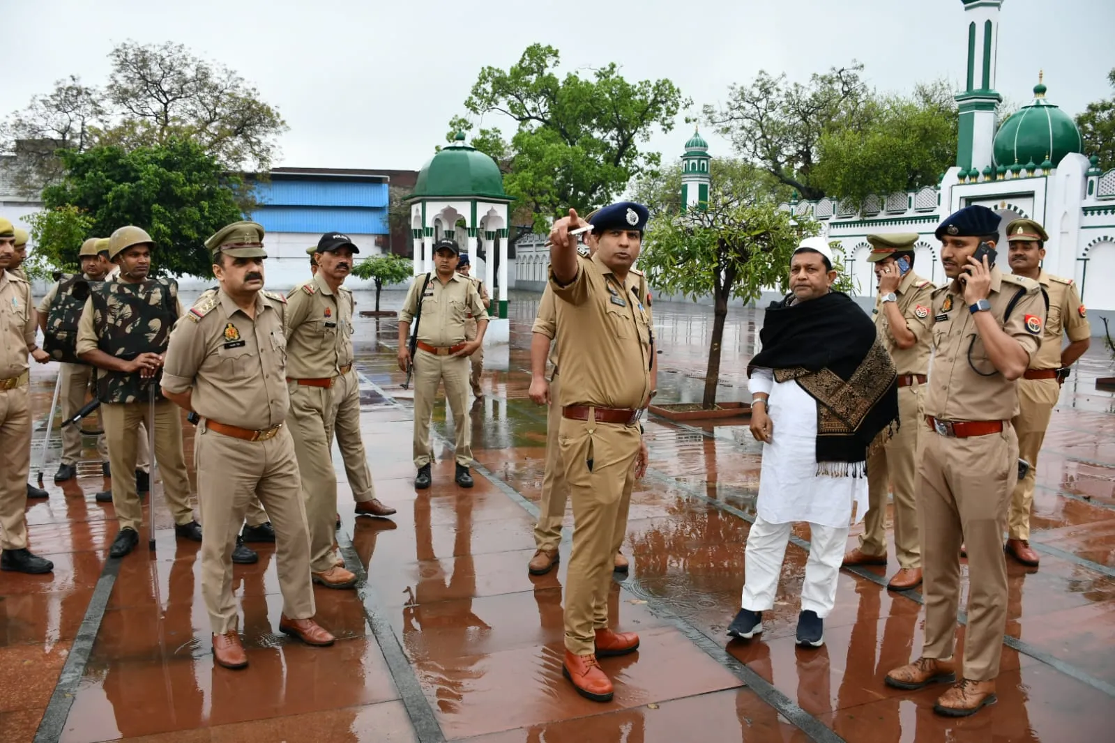 मुजफ्फरनगर में शांति और सौहार्द के साथ संपन्न हुई अलविदा जुमे की नमाज, एसएसपी ने खुद संभाली कमान