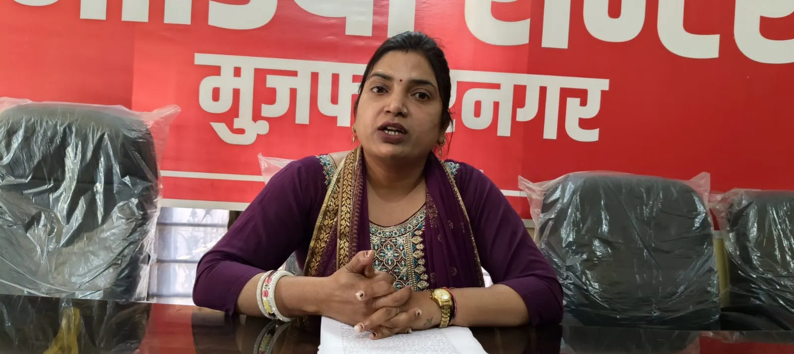 मुजफ्फरनगर: महिला का पुलिस पर गंभीर आरोप—