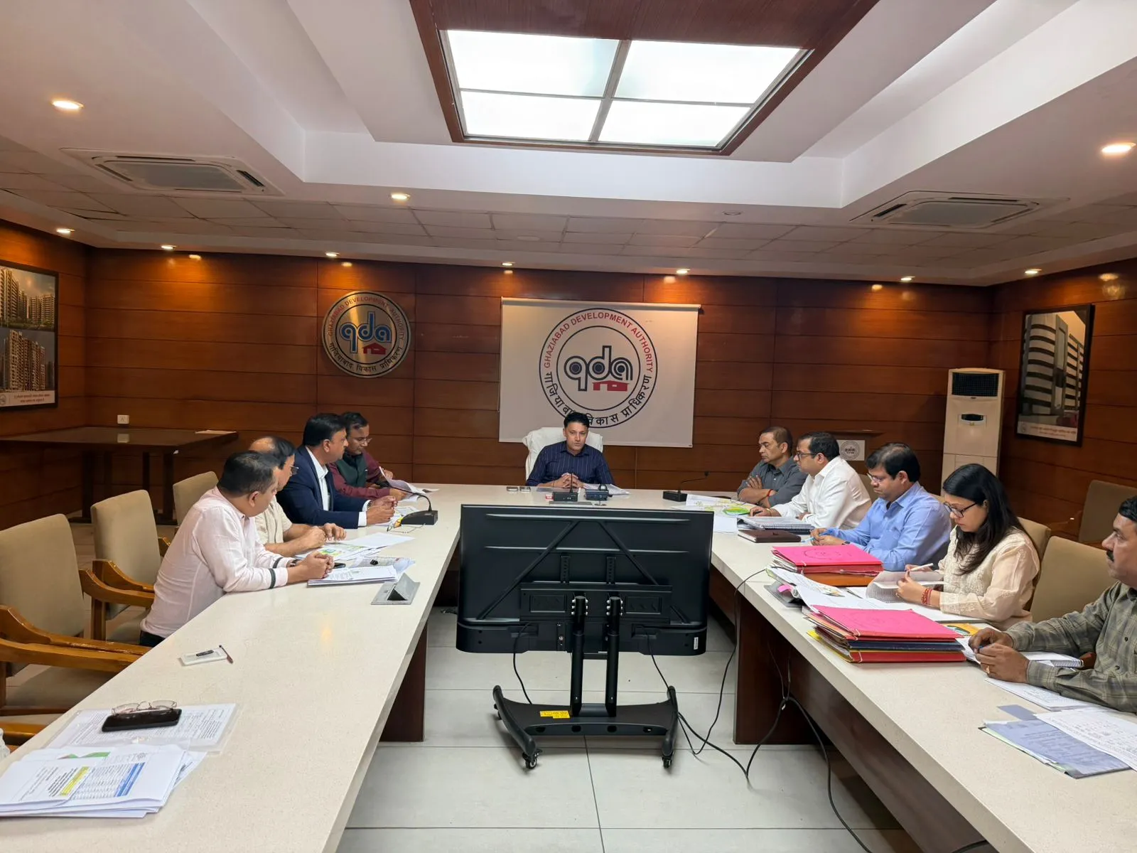 गाजियाबाद विकास प्राधिकरण: संशोधित डीपीआर का प्रस्तुतीकरण; उपाध्यक्ष ने दिए नीति के अनुरूप विकास और समयबद्धता के निर्देश