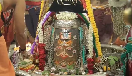 वैष्णव तिलक और राम नाम के बेल पत्रों से सजे बाबा महाकाल, भस्म आरती में गूंजा जय श्री महाकाल