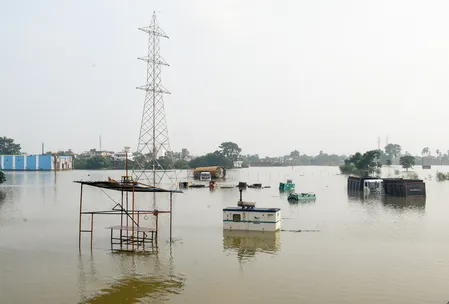 पटना समेत बिहार  के कई जिलों में बाढ़ का खतरा बढ़ा: गंगा और गंडक नदियां उफान पर, प्रशासन ने जारी किया अलर्ट