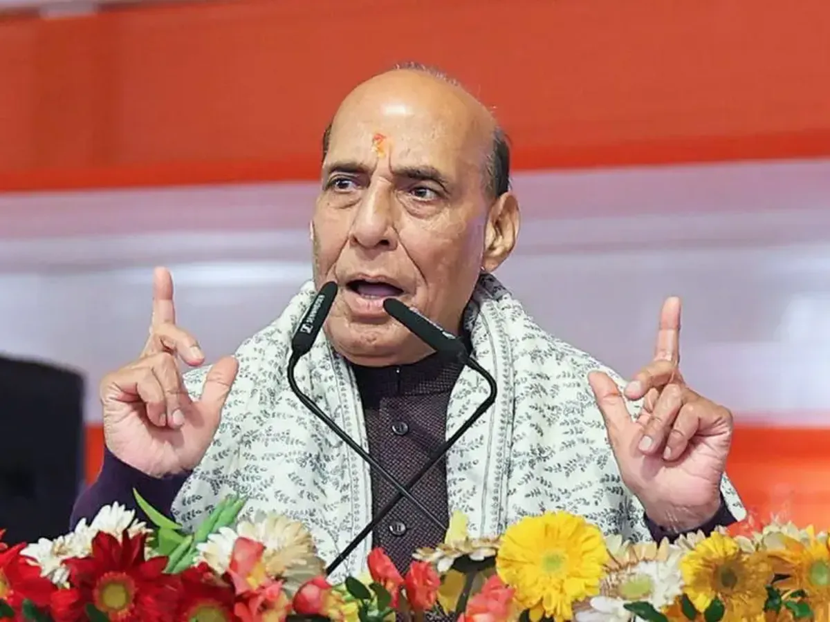 टैक्सपेयर्स के पैसों की भारी बर्बादी: रक्षा मंत्री राजनाथ सिंह के पैतृक घर पर 20 साल से नहीं रहता कोई, फिर भी 15 पीएसी जवान 24 घंटे दे रहे हैं सुरक्षा ड्यूटी