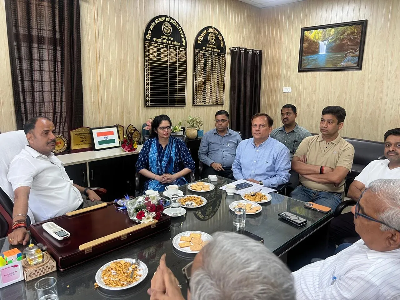 मुजफ्फरनगर में उद्योगों की राह में एनओसी की सुस्ती बनी बड़ा रोड़ा, एडिशनल कमिश्नर से मिले उद्यमी
