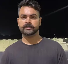 शामली की निकिता पेपर मिल पर पॉलिथीन जलाने का आरोप! धुएं से परेशान ग्रामीणों ने उठाए प्रदूषण पर सवाल, जांच की मांग
