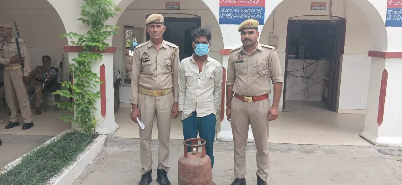 सहारनपुर में गैस गोदाम से सिलेंडर चुराने वाला आरोपी 12 घंटे में गिरफ्तार, चोरी का सामान बरामद