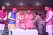 मुरादाबाद पुलिस लाइन मंदिर में जन्माष्टमी की धूम: आधी रात गूंजे कान्हा के जयकारे, एसएसपी ने पत्नी संग की पूजा