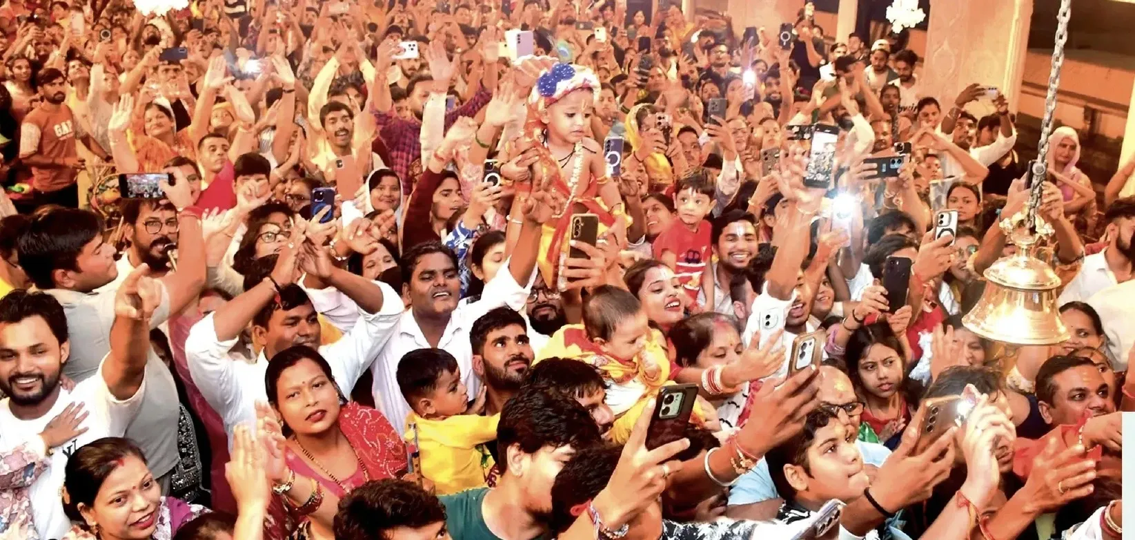 मुरादाबाद में धूमधाम से मनाया गया जन्मोत्सव, मंदिरों से लेकर जिला जेल तक गूंजे कान्हा के जयकारे