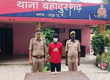 हापुड़ में ‘ऑपरेशन शस्त्र’ का असर! बहादुरगढ़ पुलिस ने तमंचा-कारतूस के साथ आशुतोष को दबोचा, मुकदमा दर्ज