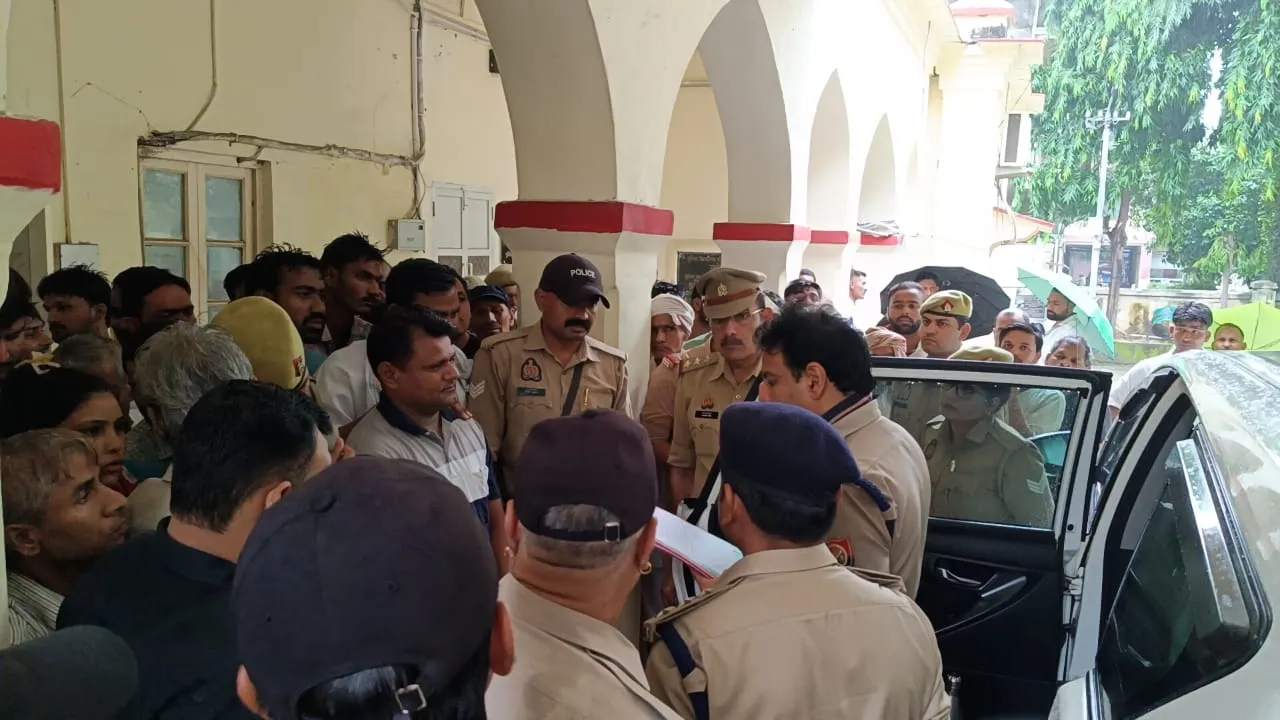 मुजफ्फरनगर में 8 दिन से लापता है 21 वर्षीय अतुल! हर जगह तलाश के बाद भी नहीं मिला सुराग, परिजनों ने SSP से लगाई बरामदगी की गुहार