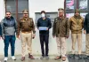 नोएडा पुलिस ने पकड़े मोबाइल चोर और अवैध हथियार के साथ युवक