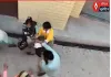 पुलिस सामने… और सड़क बनी ‘रिंग’! मेरठ में मारपीट का VIDEO वायरल