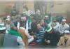 मुजफ्फरनगर: तहसील परिसर में किसानों का 'हल्लाबोल', कैम्पा कोला फैक्ट्री और चकबंदी में भ्रष्टाचार को लेकर जमकर नारेबाजी